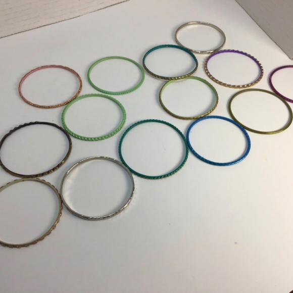 VTG Assorted Metal Plastic Bangles Lovely 90s Set of Assorted Bangle Bracelets - Picture 5 of 9